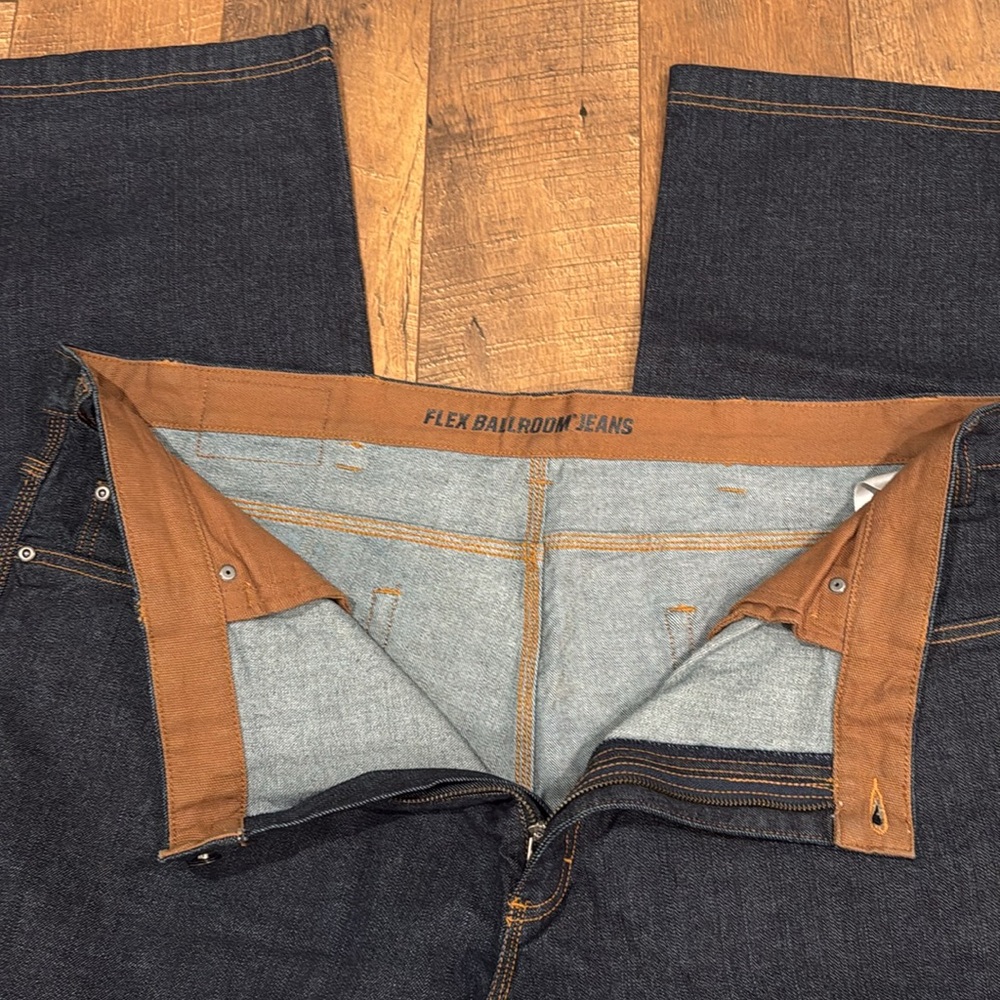 Duluth Men’s Dark Rinse Jeans - Picture 2 of 6